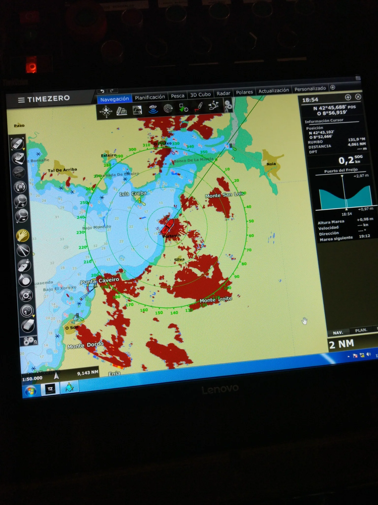 Pantalla de radar y cartografía TimeZero para navegación profesional